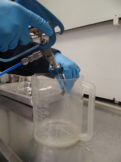 Fluid Extraction by Pressure Rinsing